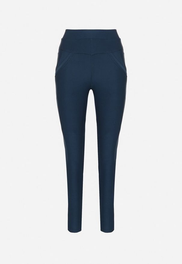 Born2be - Granatowe Spodnie o Dopasowanym Kroju z Gumką w Talii i Kieszeniami Rizena. Okazja: na co dzień. Kolor: niebieski. Styl: klasyczny, casual, elegancki