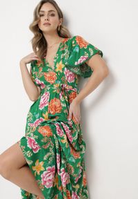 Born2be - Zielona Sukienka Maxi z Gumką w Talii z Szerokimi Rękawami i Kwiatowym Printem Nodriala. Okazja: na imprezę. Kolor: zielony. Wzór: nadruk, kwiaty. Sezon: lato. Długość: maxi #5
