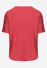 Born2be - Bordowa Bawełniana Bluzka T-shirt z Krótkim Rękawem z Nadrukiem i Guzikami Fiomara. Okazja: do pracy. Kolor: czerwony. Materiał: bawełna. Długość rękawa: krótki rękaw. Długość: krótkie. Wzór: nadruk #5