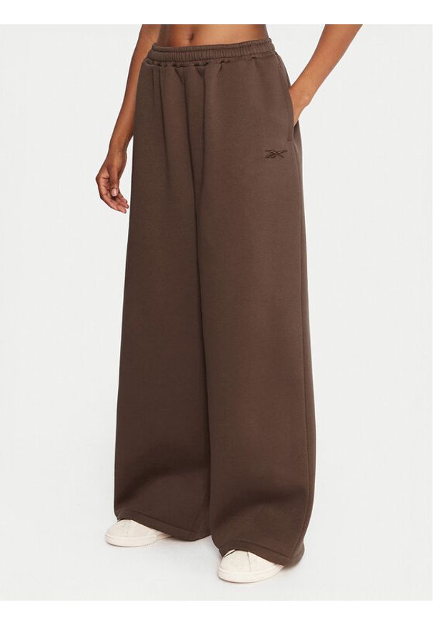 Reebok Spodnie dresowe Reebok X Ewa Chodakowska RK25306CCW Brązowy Regular Fit. Kolor: brązowy. Materiał: syntetyk