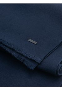 Ombre Clothing - Monochromatyczny szalik męski z frędzlami – granatowy V2. Okazja: na co dzień. Kolor: niebieski. Materiał: tkanina, poliester, bawełna. Wzór: aplikacja, jednolity. Styl: klasyczny, wizytowy, casual, elegancki #3