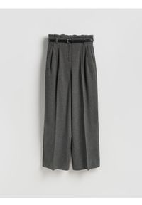 Reserved - Spodnie z paskiem - ciemnoszary. Kolor: szary. Materiał: wiskoza, tkanina