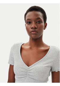 only - ONLY T-Shirt Betty 15311919 Szary Regular Fit. Kolor: szary. Materiał: bawełna #8