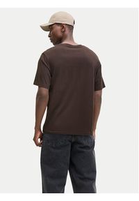 Jack & Jones T-Shirt Star 12234746 Brązowy Relaxed Fit. Kolor: brązowy. Materiał: bawełna #4