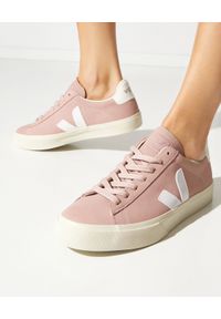 Veja - VEJA - Różowe sneakersy Campo. Zapięcie: sznurówki. Kolor: różowy, wielokolorowy, fioletowy. Materiał: bawełna, guma, materiał. Szerokość cholewki: normalna #1