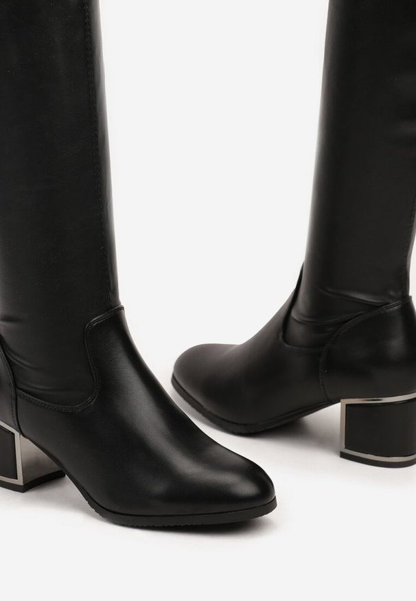 Born2be - Czarne Ocieplane Kozaki na Obcasie z Dopasowaną Cholewką Lindria. Okazja: na co dzień. Kolor: czarny. Materiał: jeans. Szerokość cholewki: normalna. Obcas: na obcasie. Styl: casual, elegancki. Wysokość obcasa: średni