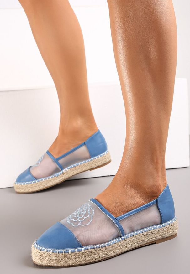 Renee - Niebieskie Espadryle z Cholewką z Siatki na Podeszwie ze Sznurka Chenthe. Kolor: niebieski. Materiał: jeans. Szerokość cholewki: normalna