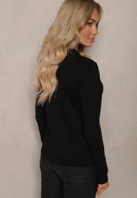 Renee - Czarny Rozpinany Kardigan Ozdobiony Ściągaczem Omelle. Typ kołnierza: dekolt w serek. Kolor: czarny. Materiał: jeans. Wzór: aplikacja. Styl: elegancki #3