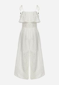 Born2be - Biały Kombinezon na Ramiączkach z Haftowanym Wzorem i Falbanką Elinva. Kolor: biały. Materiał: tkanina. Długość rękawa: na ramiączkach. Wzór: haft #5