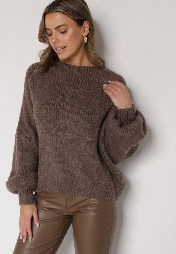 Born2be - Jasnobrązowy Kardigan Oversize z Wełną Zdobiony Kokardkami Eleathalie. Okazja: na co dzień. Typ kołnierza: kokarda. Kolor: brązowy. Materiał: wełna. Wzór: aplikacja. Styl: casual, elegancki