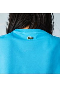 Lacoste - LACOSTE - Niebieski t-shirt z polaroidowym nadrukiem. Kolor: niebieski. Materiał: jersey, bawełna. Długość: długie. Wzór: nadruk. Sezon: lato, wiosna #3