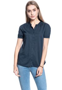 Mustang - KOSZULA DAMSKA MUSTANG Elsa Basic Blouse BLUE NIGHTS 1009453 4085. Typ kołnierza: kołnierzyk stójkowy. Materiał: materiał. Długość rękawa: krótki rękaw