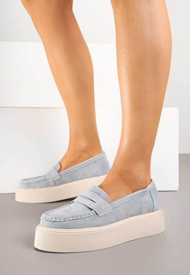 Renee - Jasnoniebieskie Mokasyny Skórzane na Platformie w Stylu Półbutów Sadawene. Okazja: na co dzień. Kolor: niebieski. Materiał: skóra. Obcas: na platformie. Styl: casual, klasyczny