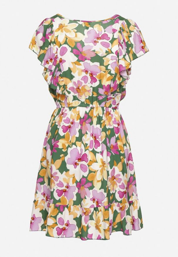 Born2be - Zielono-Różowa Rozkloszowana Sukienka z Bawełny w Kwiaty z Gumką w Talii z Falbankami Nelsara. Okazja: na co dzień. Typ kołnierza: kołnierz z falbankami. Kolor: zielony. Materiał: bawełna. Długość rękawa: krótki rękaw. Wzór: kwiaty. Sezon: lato. Styl: casual