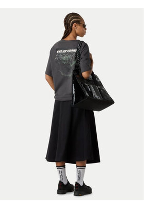 The North Face T-Shirt Powder Days NF0A8E4D Szary Relaxed Fit. Kolor: szary. Materiał: bawełna