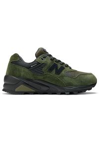 Buty męskie New Balance MT580RBL – zielone. Kolor: zielony. Materiał: materiał, dresówka, skóra, guma. Szerokość cholewki: normalna. Technologia: Gore-Tex