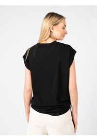 Pinko T-shirt "Trottare 3" | 1G185E Y5SN | Kobieta | Czarny. Okazja: na co dzień. Kolor: czarny. Materiał: bawełna. Długość: długie. Wzór: nadruk. Styl: klasyczny, casual, elegancki