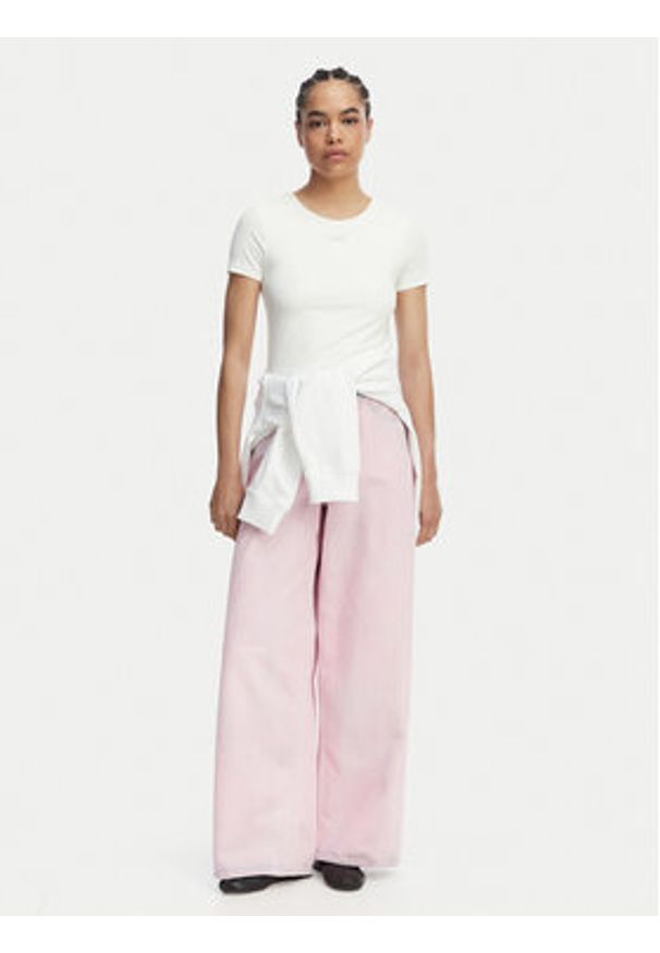 Tommy Jeans T-Shirt Athleisure Metal DW0DW22284 Biały Slim Fit. Kolor: biały. Materiał: syntetyk