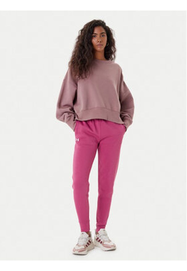 Under Armour Spodnie dresowe Ua Rival 1379438 Różowy Loose Fit. Kolor: różowy. Materiał: bawełna