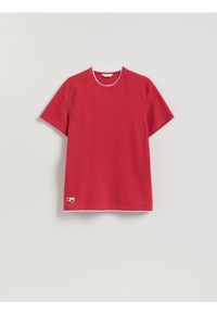 Reserved - Strukturalny t-shirt regular - czerwony. Kolor: czerwony. Materiał: dzianina, bawełna #1