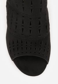 Born2be - Czarne Sandały na Obcasie Vices ze Skórzaną Wkładką i Ażurową Cholewką Linarra. Okazja: na spacer. Zapięcie: rzepy. Kolor: czarny. Wzór: ażurowy. Materiał: skóra. Sezon: lato. Obcas: na obcasie. Styl: elegancki, klasyczny. Wysokość obcasa: średni #7