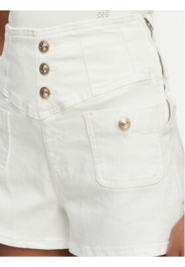 Guess Szorty jeansowe W6GD57 D0853 Biały Regular Fit. Kolor: biały. Materiał: bawełna