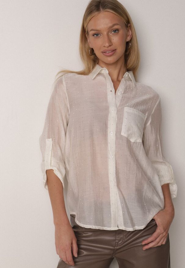 Born2be - Jasnobeżowa Transparentna Koszula Ozdobiona Cyrkoniami Clymadia. Okazja: na co dzień. Kolor: beżowy. Materiał: jeans. Wzór: aplikacja. Styl: casual, klasyczny