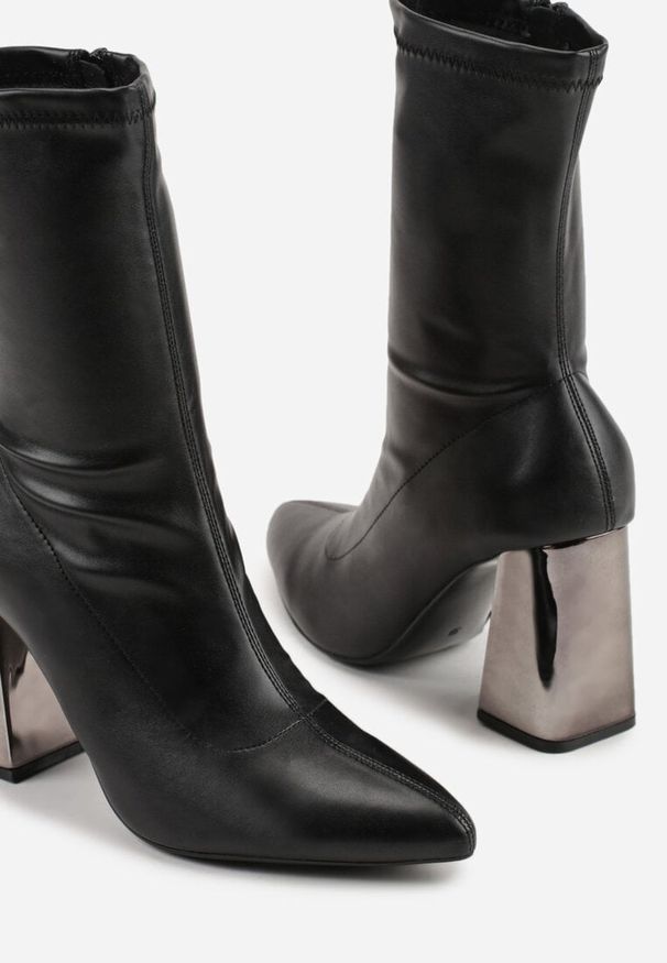 Born2be - Czarne Eleganckie Botki Vices na Metalicznym Słupku z Dopasowaną Cholewką Alivitta. Okazja: na co dzień. Kolor: czarny. Materiał: jeans. Szerokość cholewki: normalna. Obcas: na słupku. Styl: elegancki. Wysokość obcasa: średni
