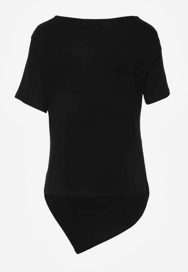 Renee - Czarna Asymetryczna Bluzka z Wiskozy z Krótkim Rękawem Zdobiona Marszczeniem Undishi. Okazja: na co dzień. Typ kołnierza: dekolt w łódkę. Kolor: czarny. Długość: krótkie. Wzór: aplikacja. Materiał: wiskoza. Długość rękawa: krótki rękaw. Sezon: lato. Styl: casual, klasyczny