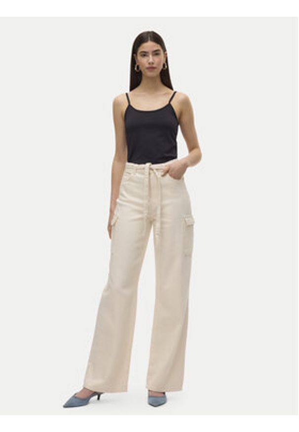 Vero Moda Top Million 10306903 Czarny Regular Fit. Kolor: czarny. Materiał: syntetyk