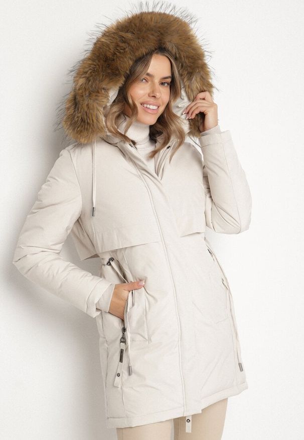 Born2be - Biała Casualowa Kurtka Parka z Kapturem z Futerkiem Nallorea. Okazja: na co dzień. Typ kołnierza: kaptur. Kolor: biały. Materiał: futro. Styl: casual