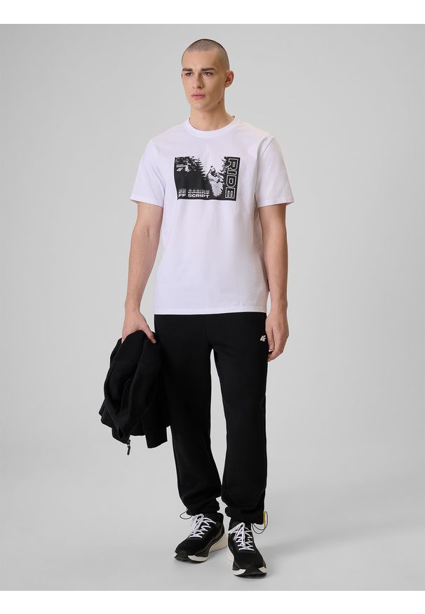 4f - 4F T-shirt relaxed z nadrukiem męski - biały S. Okazja: na co dzień. Kolor: biały. Materiał: dresówka, dzianina, materiał, jeans, bawełna. Wzór: nadruk. Styl: casual, klasyczny