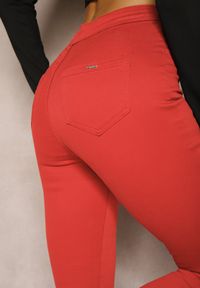 Renee - Czerwone Spodnie z Bawełny o Kroju Skinny Irivella. Okazja: na spotkanie biznesowe. Stan: podwyższony. Kolor: czerwony. Materiał: bawełna. Styl: biznesowy, elegancki #4