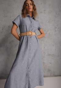 Renee - Niebieska Sukienka o Koszulowym Fasonie z Krótkim Rękawem i Paskiem z Klamrą Sylphusi. Okazja: na randkę. Kolor: niebieski. Materiał: zamsz, materiał. Długość rękawa: krótki rękaw. Typ sukienki: koszulowe. Styl: elegancki #2