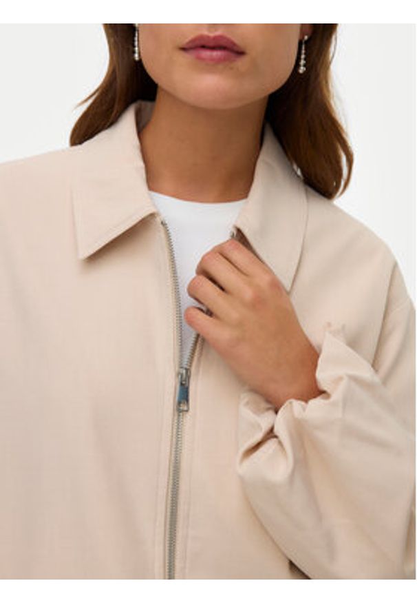 Vero Moda Kurtka przejściowa Nova 10339008 Beżowy Relaxed Fit. Kolor: beżowy. Materiał: syntetyk