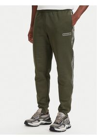 EA7 Emporio Armani Spodnie dresowe 7M002198 AF10377 U7014 Zielony ciemny Slim Fit. Kolor: zielony. Materiał: bawełna #1