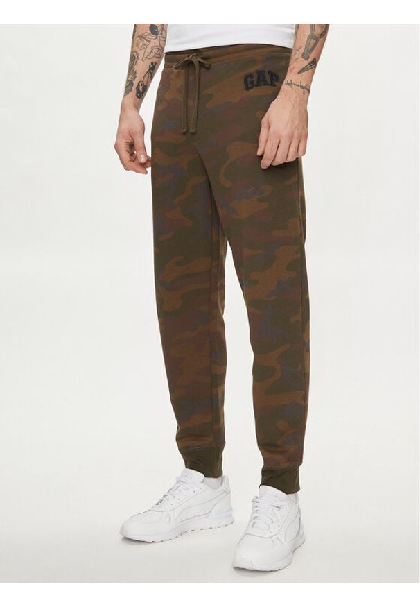 GAP - Gap Spodnie dresowe 804257-01 Brązowy Regular Fit. Kolor: brązowy. Materiał: bawełna