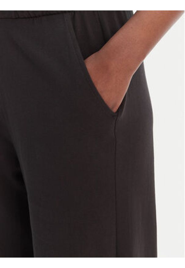 G-Star RAW - G-Star Raw Kombinezon D28670-B771 Czarny Relaxed Fit. Kolor: czarny. Materiał: bawełna