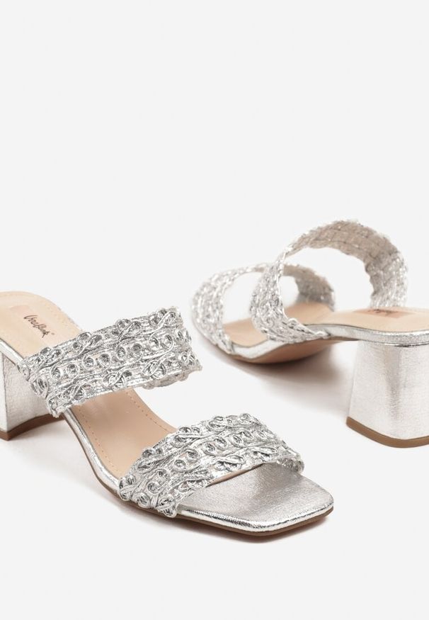 Born2be - Srebrne Klapki na Obcasie z Plecioną Cholewką Tomaria. Okazja: na co dzień. Kolor: srebrny. Materiał: jeans. Obcas: na obcasie. Styl: elegancki, casual. Wysokość obcasa: średni
