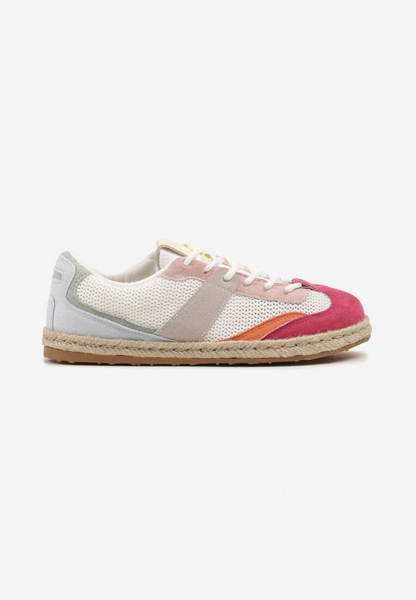 Renee - Biało-Czerwone Sneakersy Typu Kultowe Tenisówki Zdobione Przeszyciami Grelloti. Okazja: na co dzień. Kolor: biały. Materiał: jeans, koronka. Wzór: aplikacja. Obcas: na obcasie. Wysokość obcasa: niski