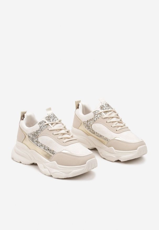 Renee - Beżowe Sneakersy na Platformie z Tłoczeniem Ozdobione Cekinami Narisae. Okazja: na co dzień. Kolor: beżowy. Wzór: aplikacja. Obcas: na platformie