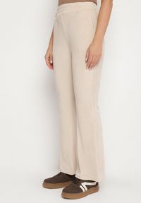 Born2be - Beżowy Welurowy Komplet Dresowy z Cyrkoniową Aplikacją Bluza i Spodnie Mitene. Kolor: beżowy. Materiał: welur, dresówka. Wzór: aplikacja. Sport: turystyka piesza #5