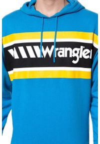 Wrangler - BLUZA WRANGLER B&Y HOODIE MEDITERRANEAN BLUE W6610HABR 112130642. Typ kołnierza: kaptur. Wzór: kolorowy #9