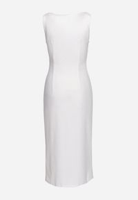 Born2be - Biała Bawełniana Koktajlowa Sukienka na Ramiączkach z Ozdobnym Suwakiem przy Dekolcie Vimalis. Kolor: biały. Materiał: bawełna. Długość rękawa: na ramiączkach. Styl: wizytowy #6