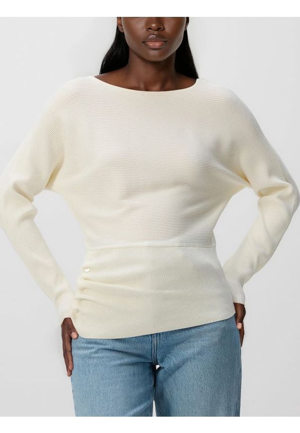 Reserved - Sweter z wiskozą - kremowy. Kolor: kremowy. Materiał: wiskoza
