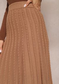 Renee - Brązowa Dzianinowa Spódnica Trapezowa Midi Arion. Kolor: brązowy. Materiał: dzianina. Styl: elegancki