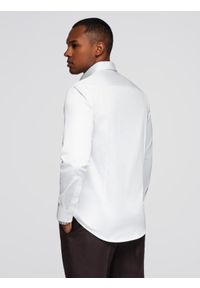 Ombre Clothing - Klasyczna męska koszula SLIM FIT z tkaniny satynowej – biała V1. Okazja: na spotkanie biznesowe, do pracy, na co dzień. Typ kołnierza: kołnierzyk klasyczny. Kolor: biały. Materiał: satyna, tkanina. Wzór: gładki. Styl: klasyczny #8