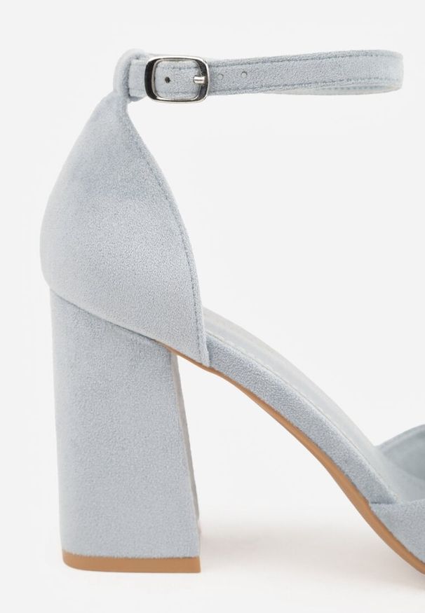 Renee - Niebieskie Czółenka z Imitacji Zamszu na Słupkowym Obcasie ze Szpiczastym Noskiem Hadina. Okazja: na randkę. Nosek buta: szpiczasty. Zapięcie: pasek. Kolor: niebieski. Materiał: zamsz. Obcas: na obcasie. Wysokość obcasa: średni