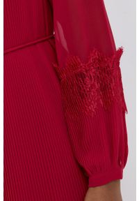 TwinSet - Twinset - Sukienka. Kolor: czerwony. Materiał: tkanina, koronka. Długość rękawa: długi rękaw. Typ sukienki: rozkloszowane, plisowane. Długość: maxi #5