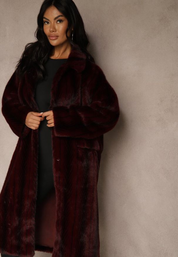Renee - Bordowy Futrzany Płaszcz Oversize z Kieszeniami z Klapami Zellnessa. Okazja: na co dzień. Kolor: czerwony. Materiał: futro. Styl: casual